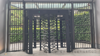 全高转闸与三辊闸组合方案：实现人车分流与高安全管控