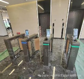 小区门口安装人行通道闸应该考虑哪些因素？