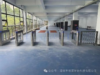 食堂刷卡扫码人行通道闸：自动扣费+限流，杜绝“蹭饭”