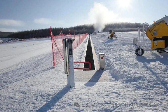 从硬件到解决方案：智能自助检票闸机如何驱动滑雪场实现全流程数字化管理？