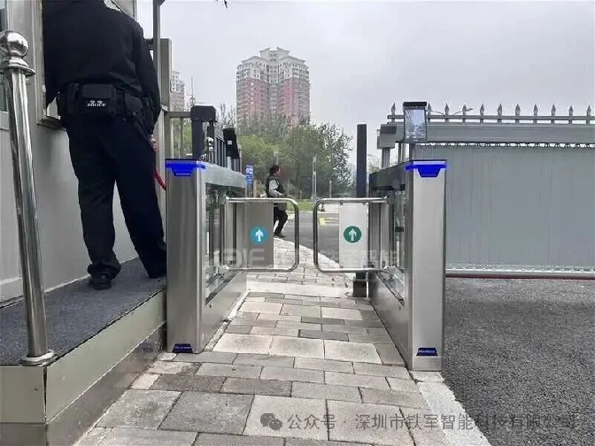 小区安全建设离不开智能人脸识别门禁闸机