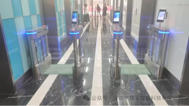 办公楼人脸识别速通门夜间暗光人脸识别失败，这个问题怎么解决？