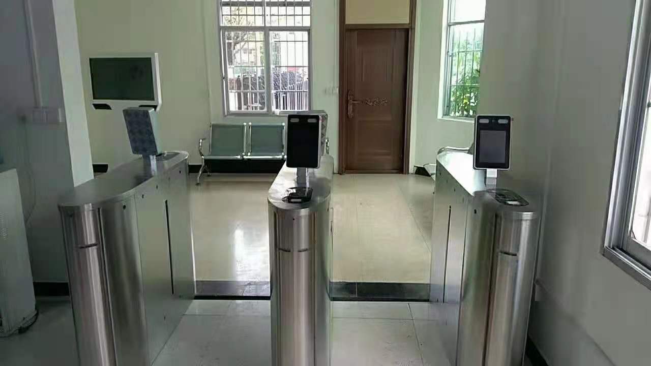 智能防疫门禁闸机为社区城中村居民保驾护航