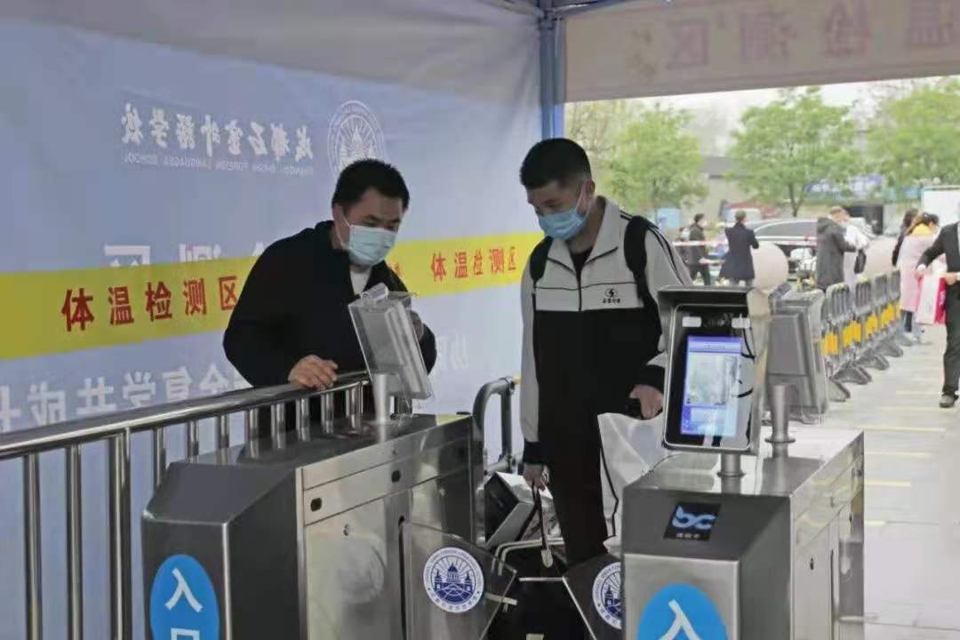 智能防疫门禁闸机自助核验有序过闸