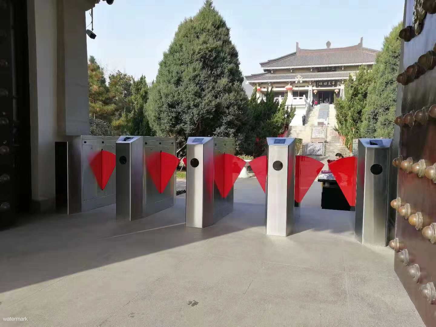 旅游景区验票门禁闸机如何选