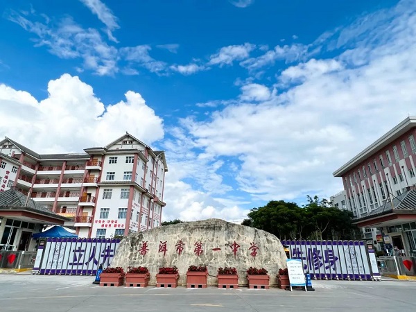 普洱市第一中学（云南省重点中学）——人脸识别智慧闸机通道项目