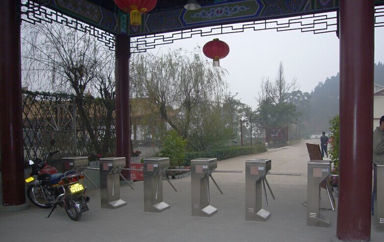 提升景区管理效率与安全性-景区人行通道闸机的应用