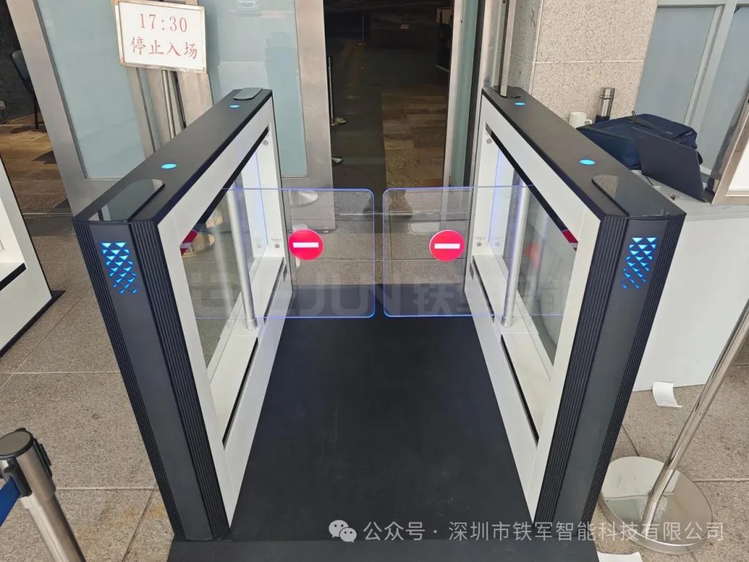 人行通道闸高端定制找哪家？深圳铁军智能领航专业赛道
