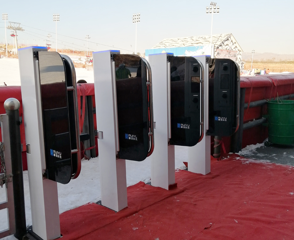 滑雪场验票闸机多少钱？铁军智能，价值远超价格的选择